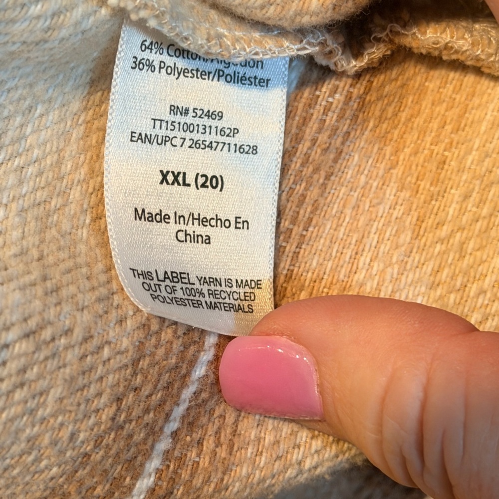 Time & Tru Plaid Shacket Button up - Picture 5 of 8